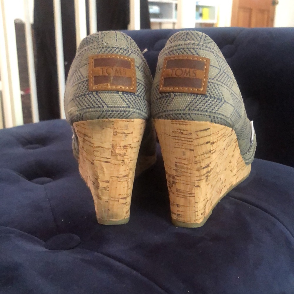 Toms Wedge Sandal - Picture 3 of 5